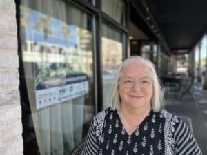 picture of Deb in front of store in Gulfport MS